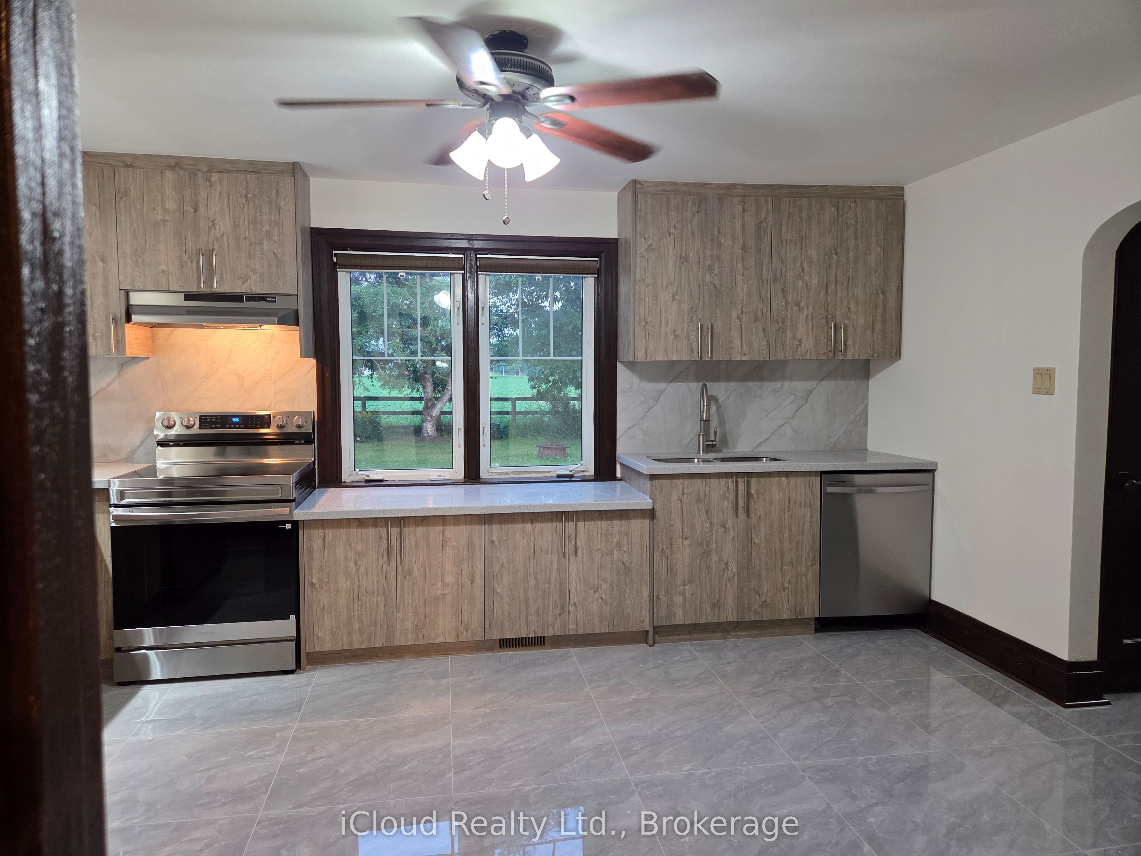 351521 17th Line Property Photo 5