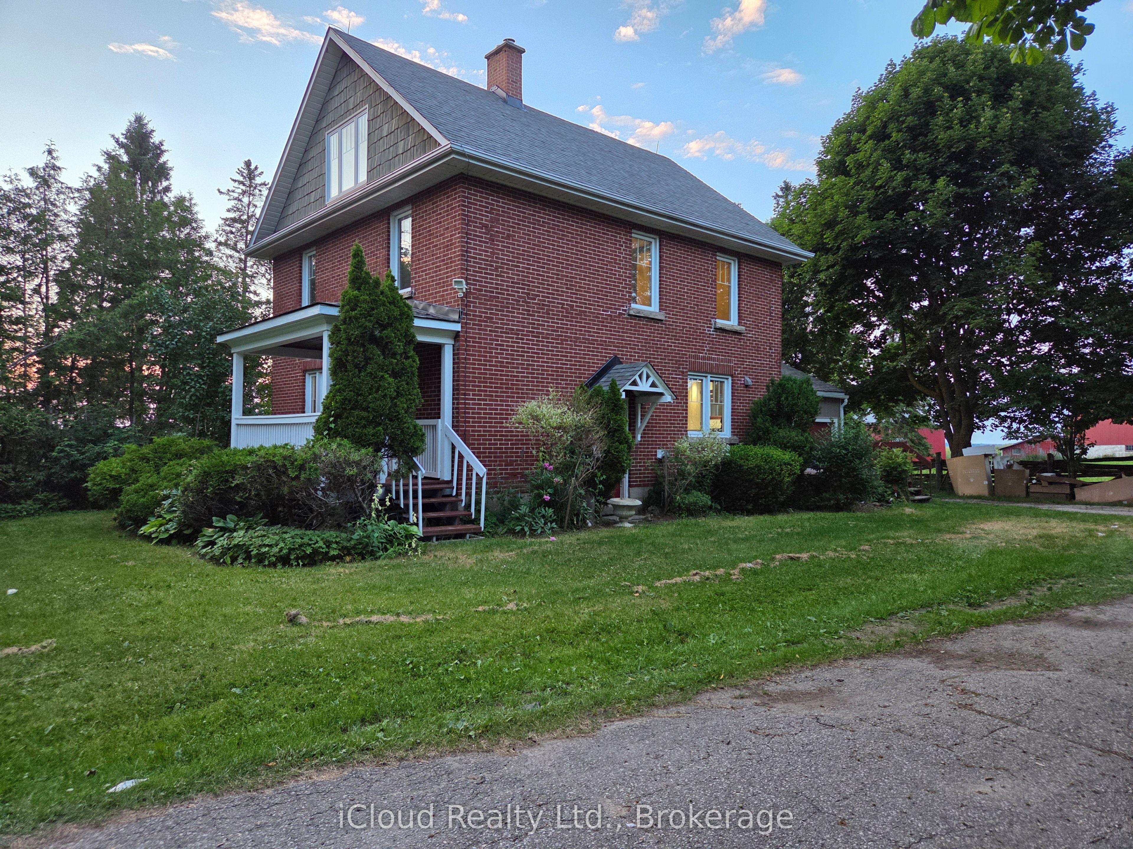 351521 17th Line Property Photo 13