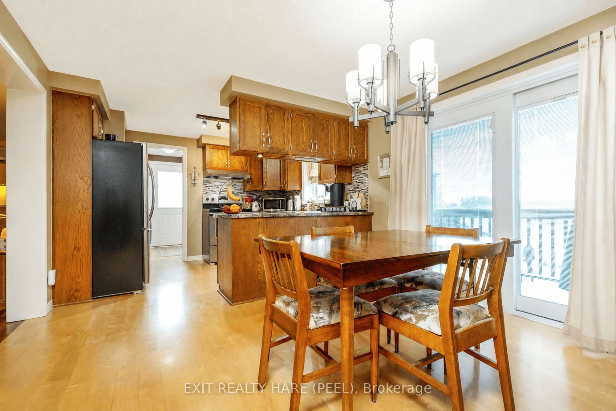 85 Leeson Street S Property Photo 10