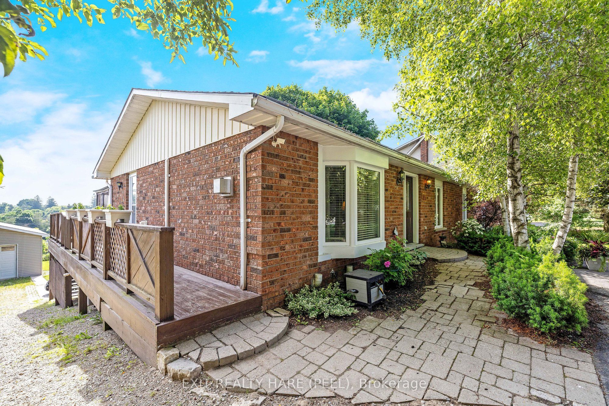 85 Leeson Street S Property Photo 37