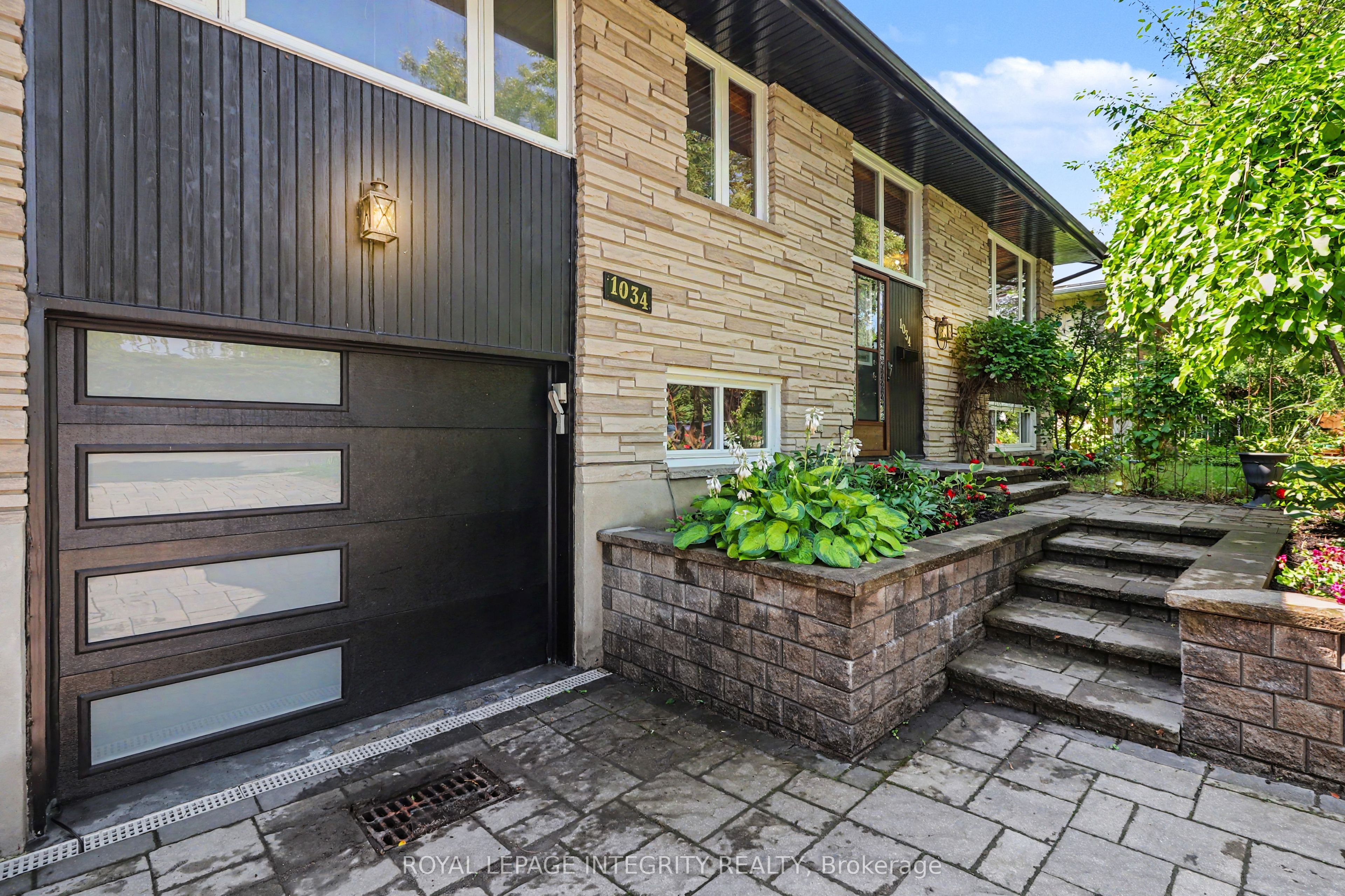1034 Walkley Road Property Photo 3