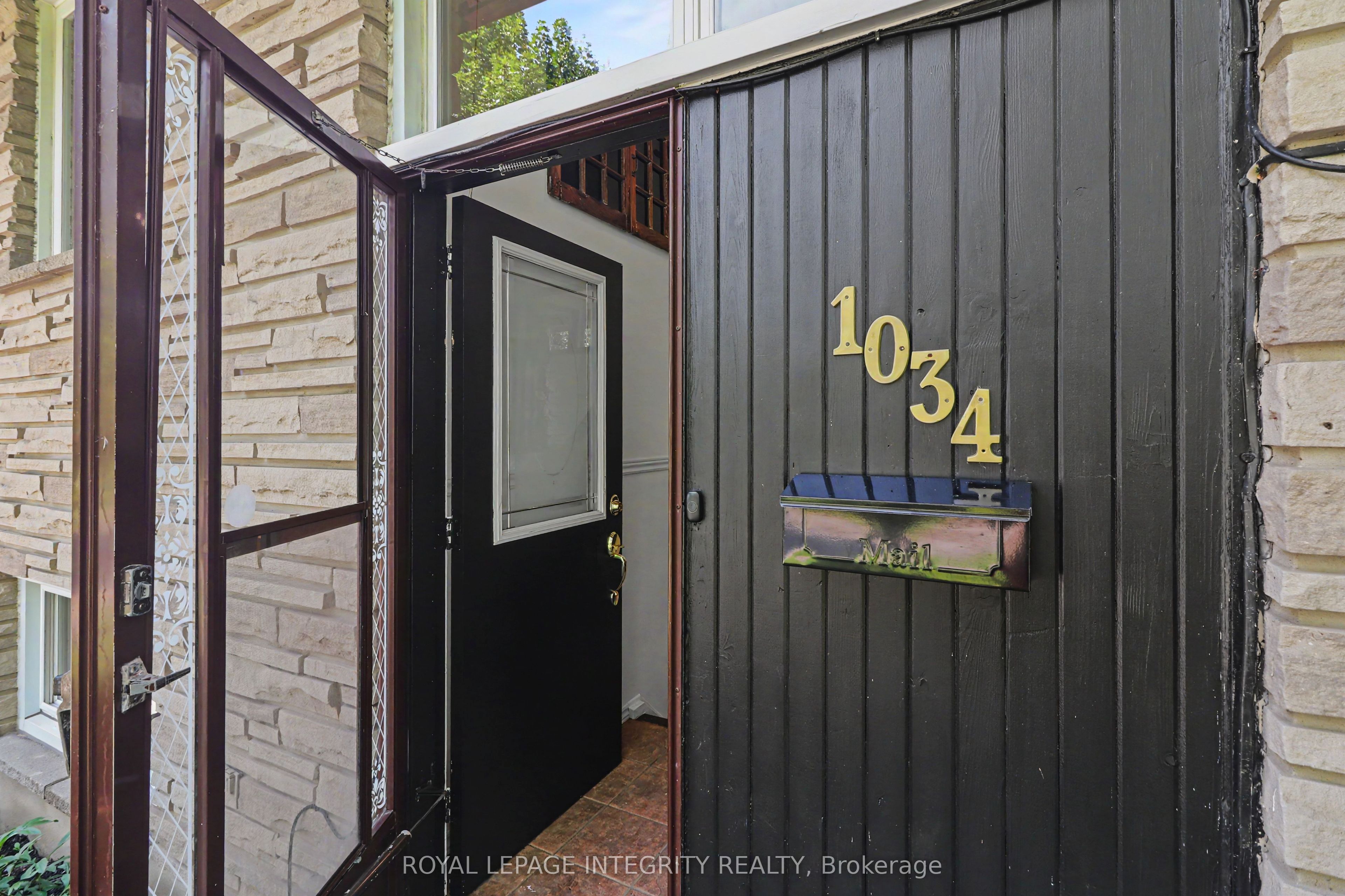 1034 Walkley Road Property Photo 4