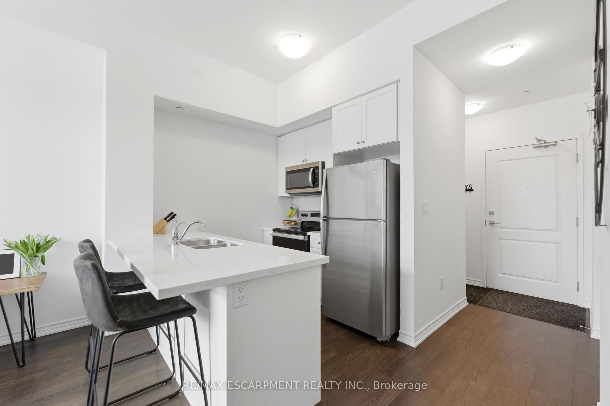 460 Dundas Street E 112 Property Photo 3