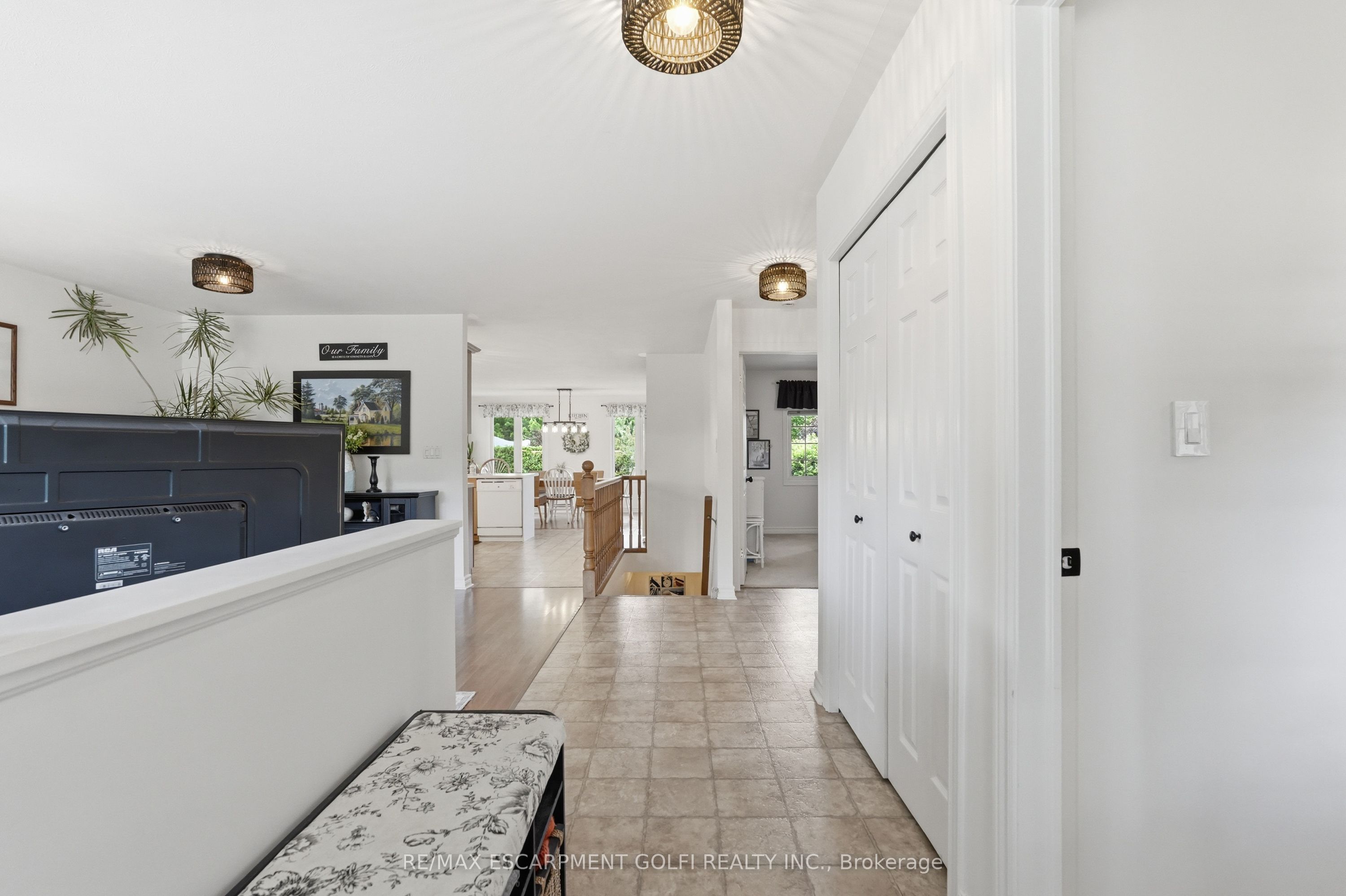 12 Schneider Drive Property Photo 6