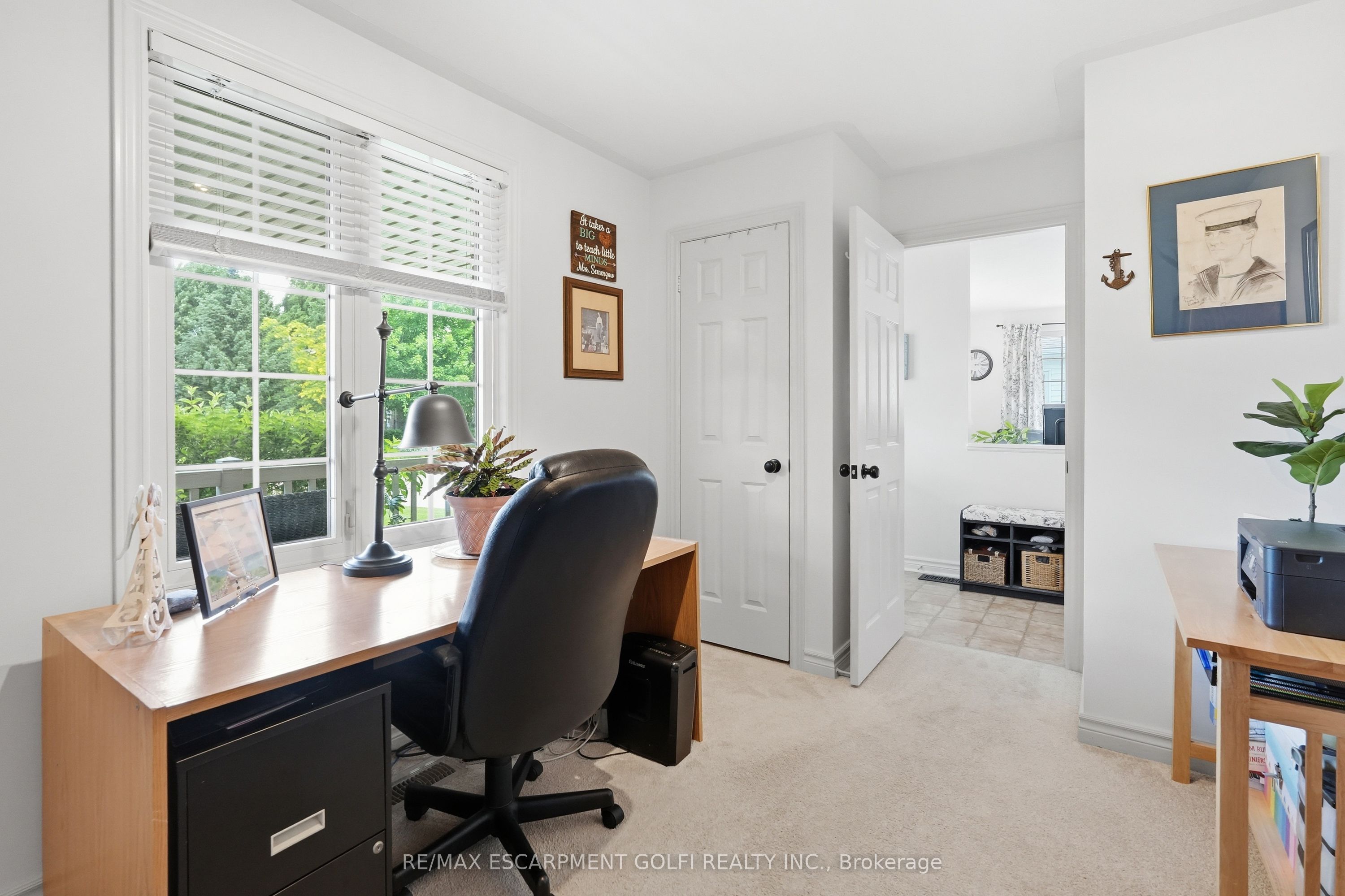 12 Schneider Drive Property Photo 8