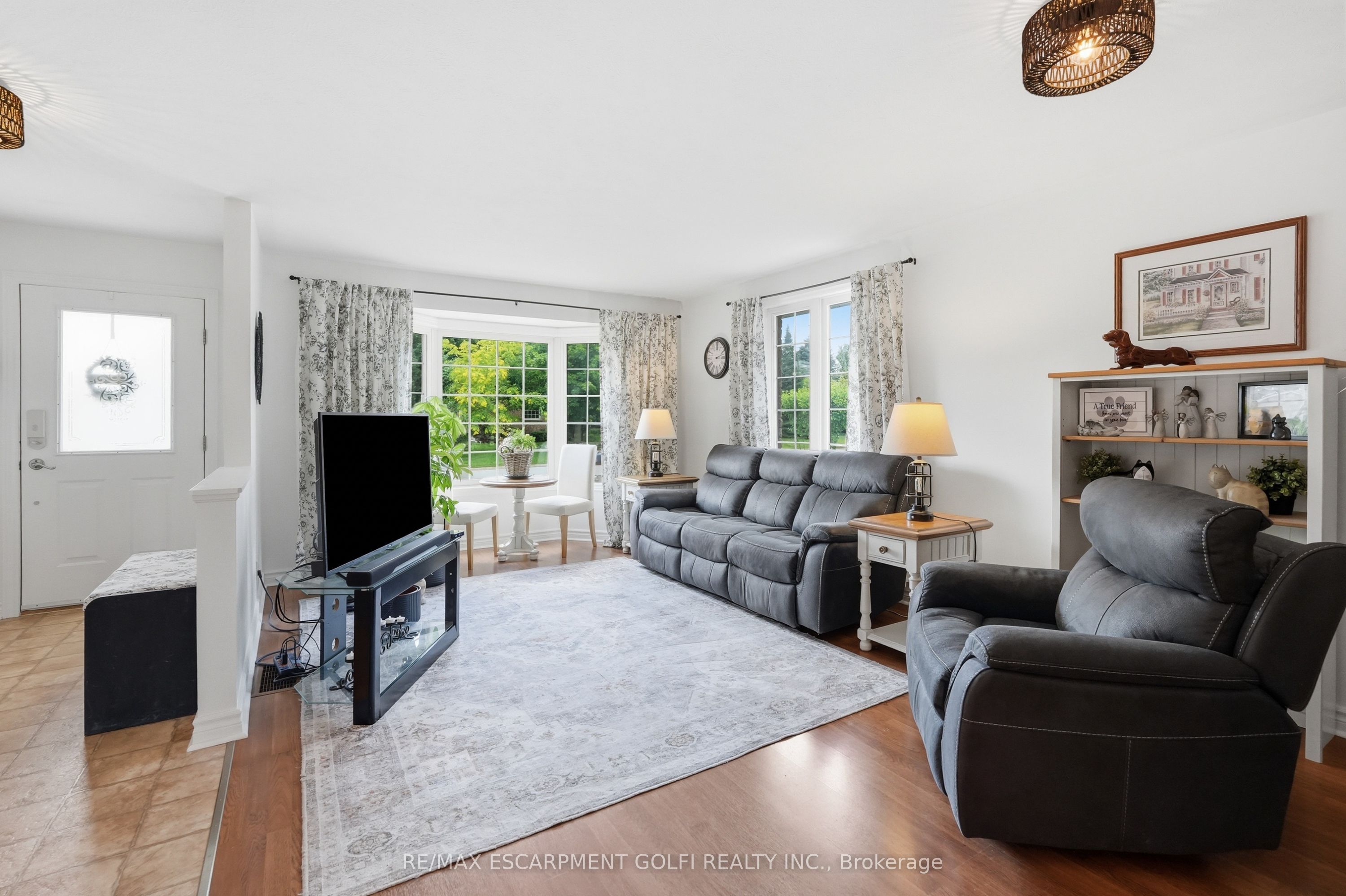12 Schneider Drive Property Photo 9