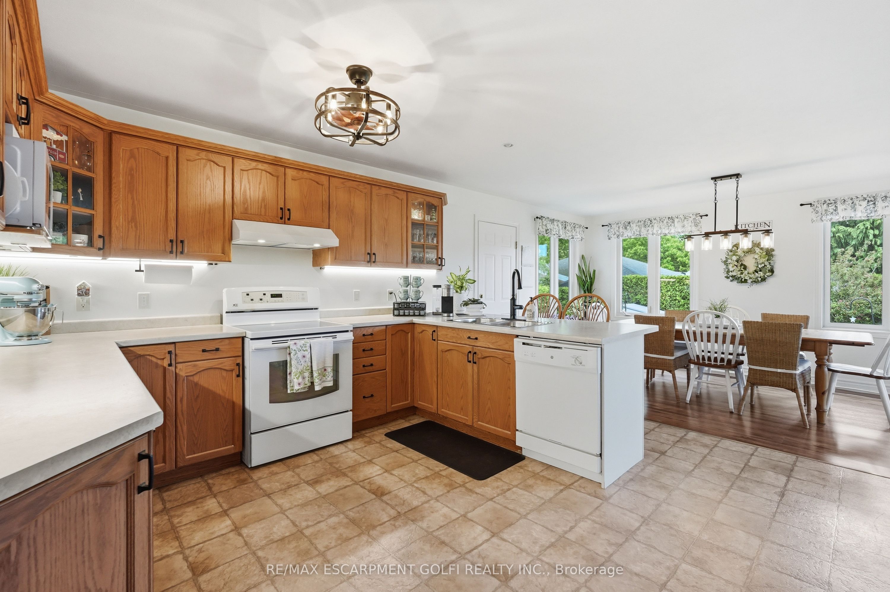 12 Schneider Drive Property Photo 13