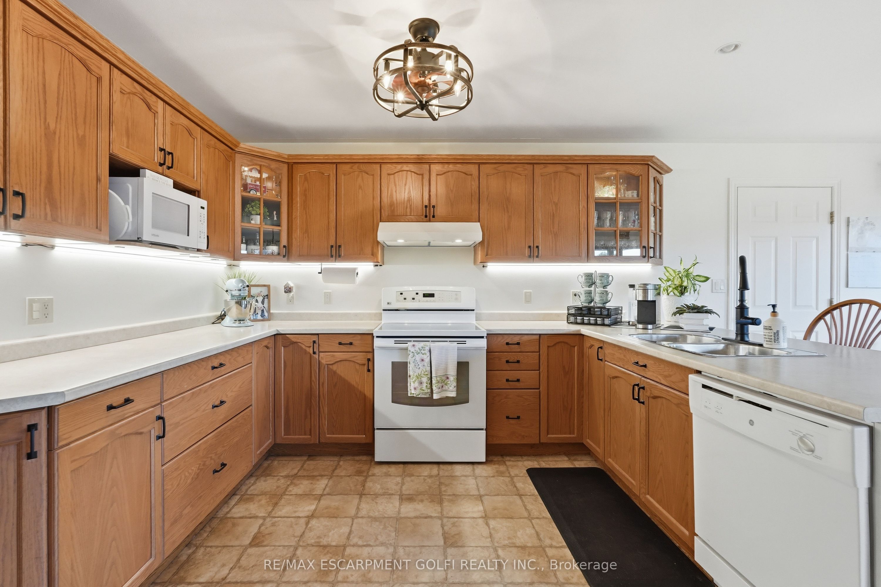 12 Schneider Drive Property Photo 14