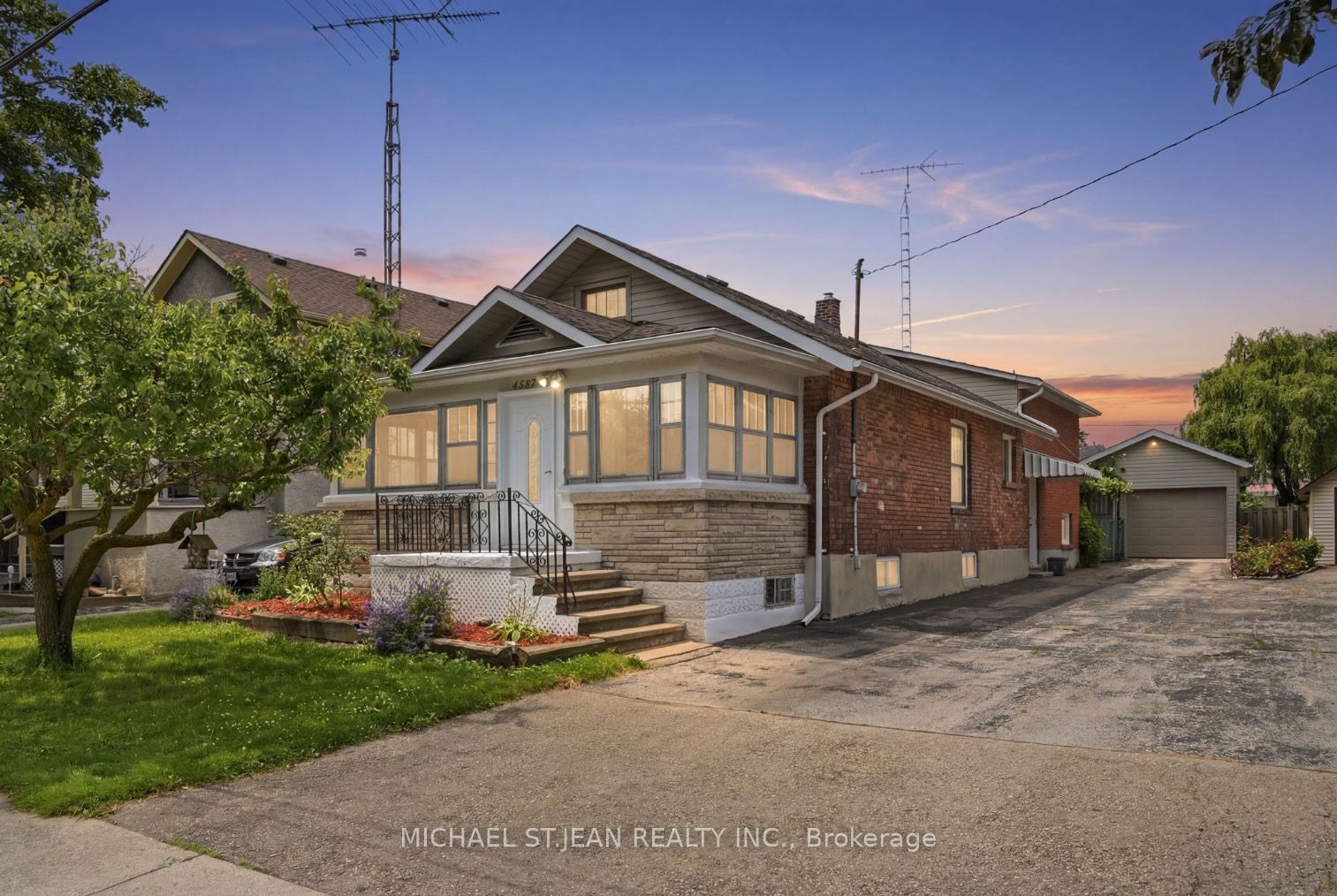 4587 Third Avenue Property Photo 1