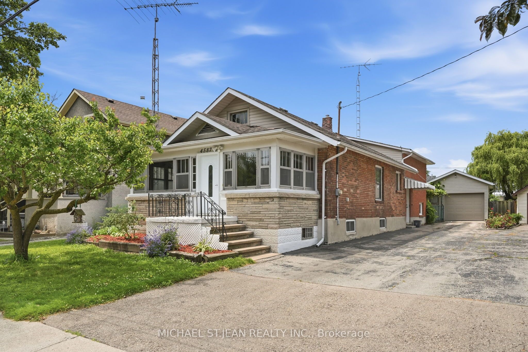 4587 Third Avenue Property Photo 2