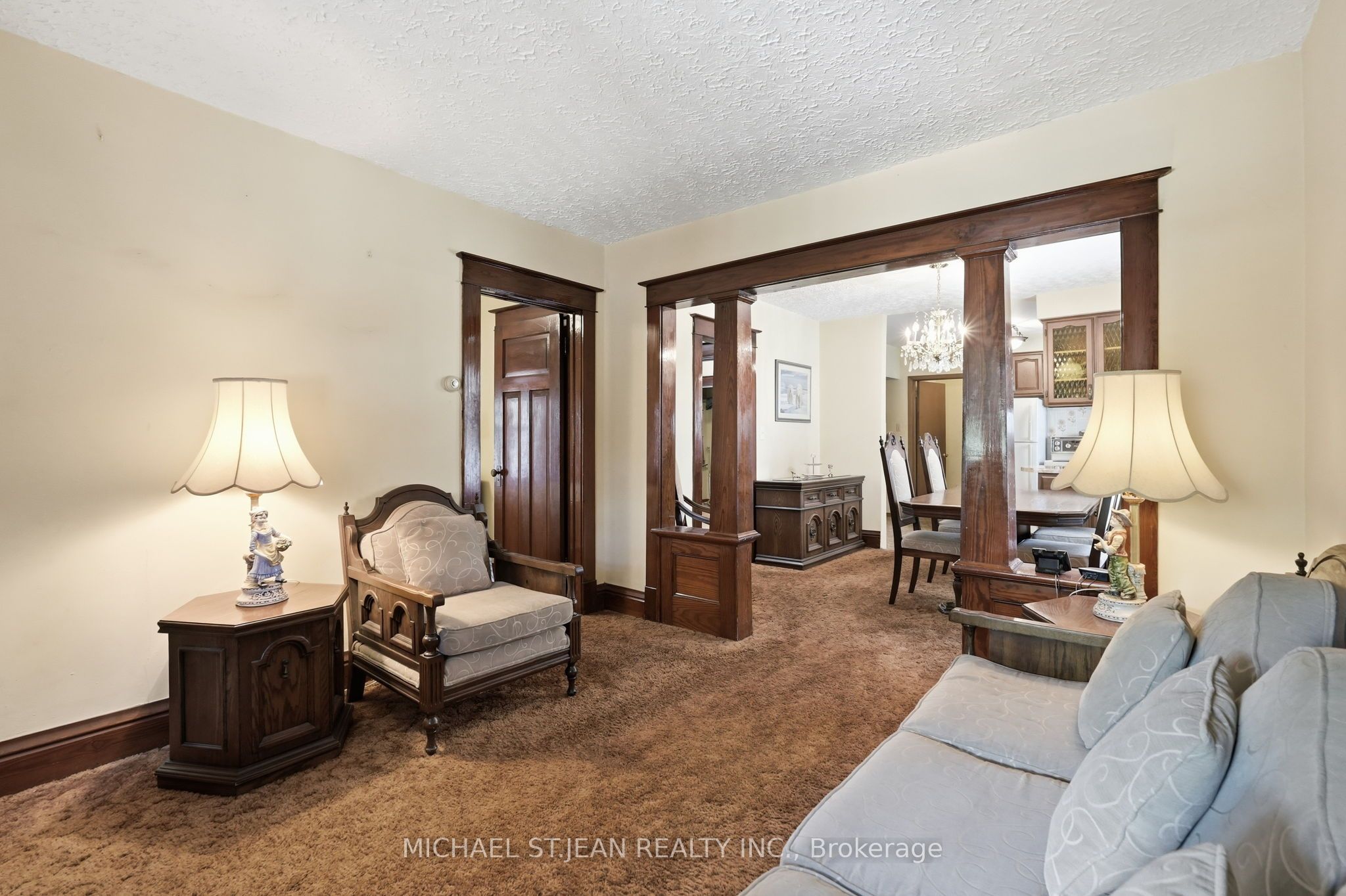 4587 Third Avenue Property Photo 9