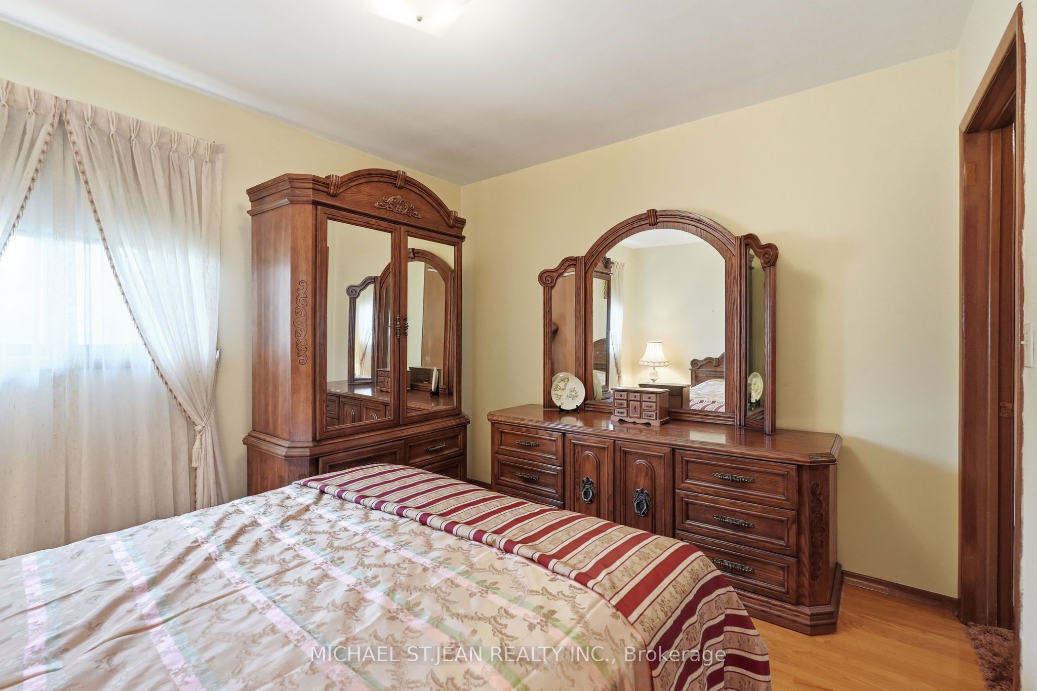 4587 Third Avenue Property Photo 20