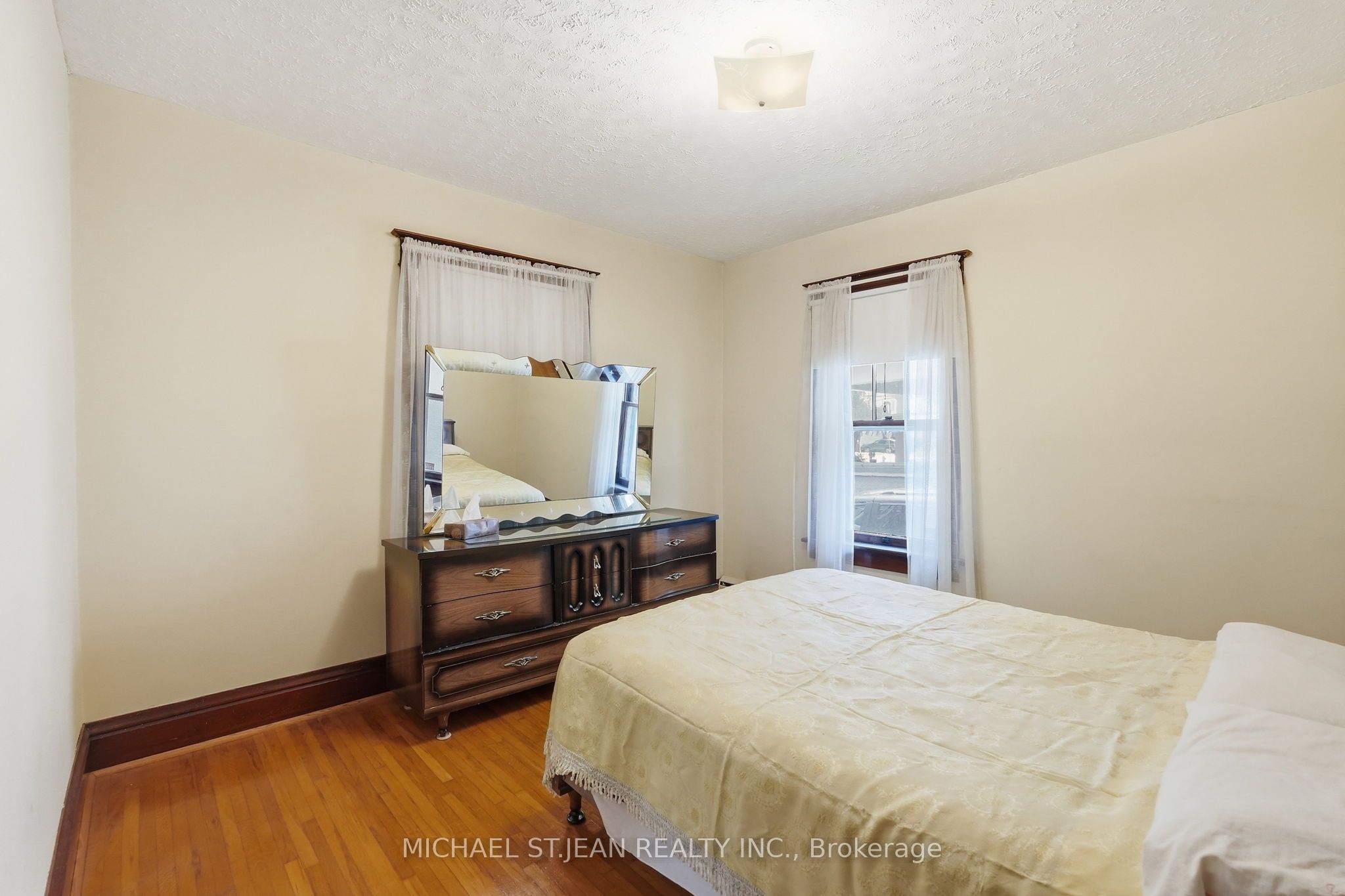 4587 Third Avenue Property Photo 23