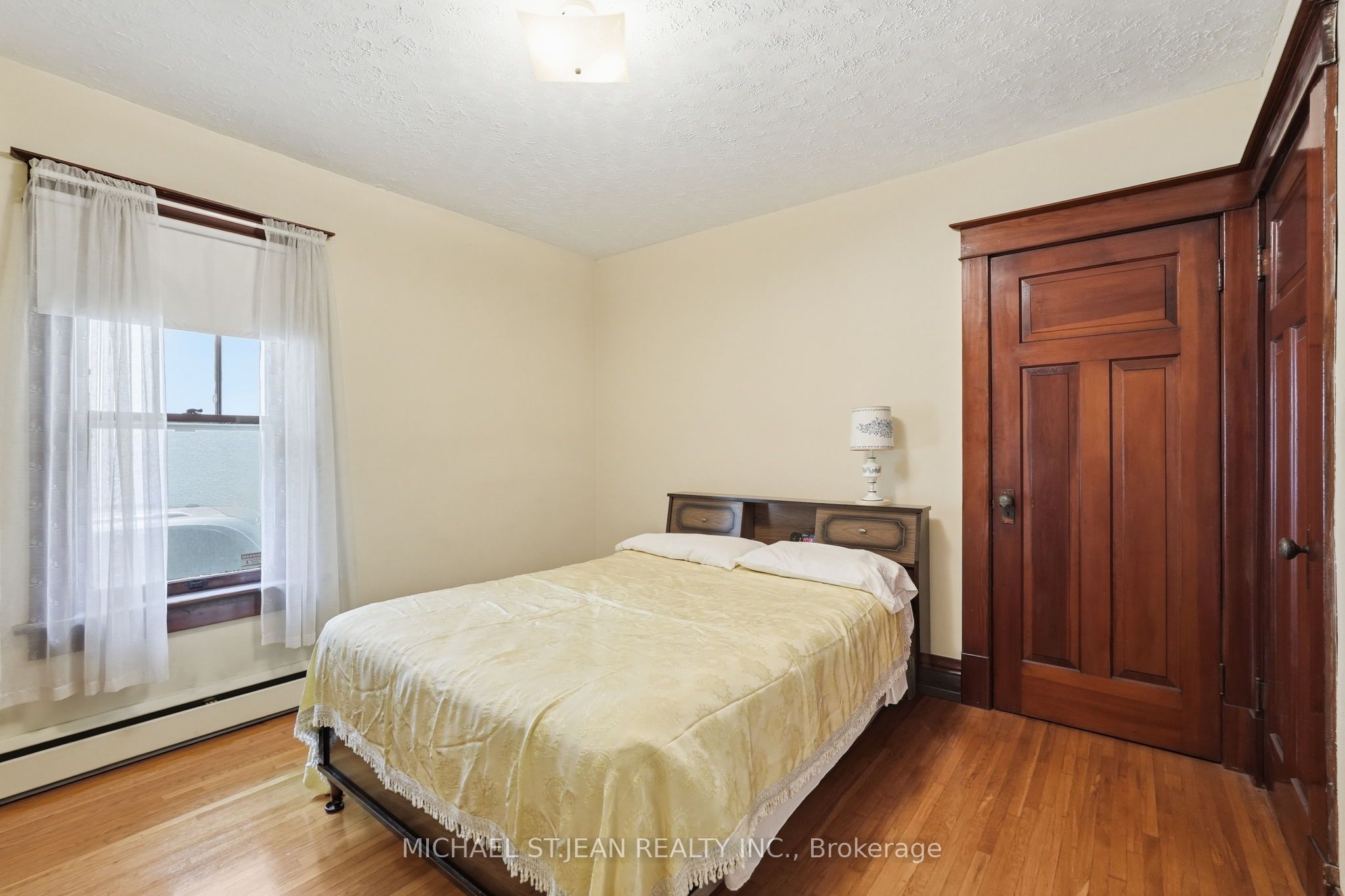 4587 Third Avenue Property Photo 24