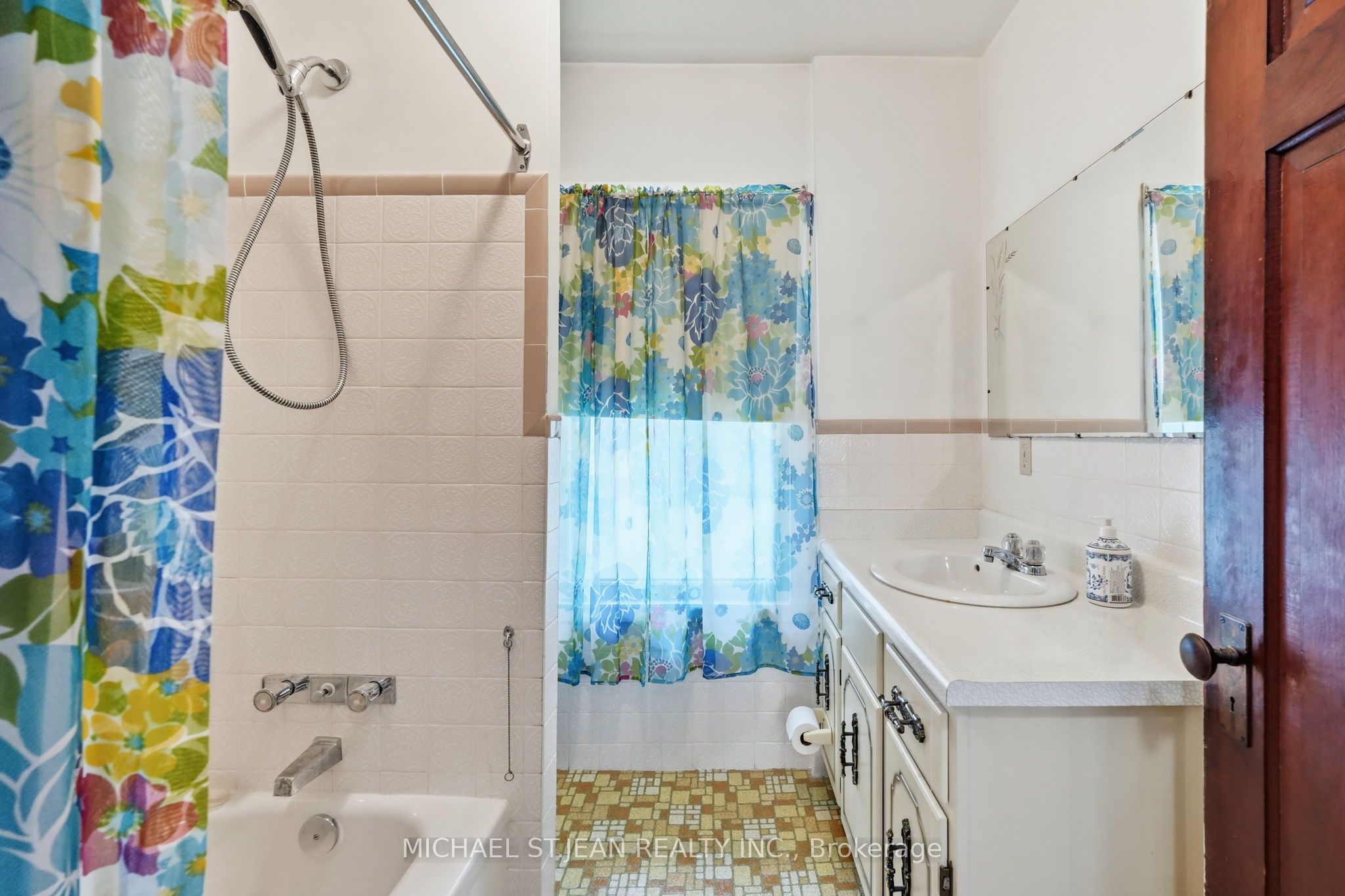 4587 Third Avenue Property Photo 25