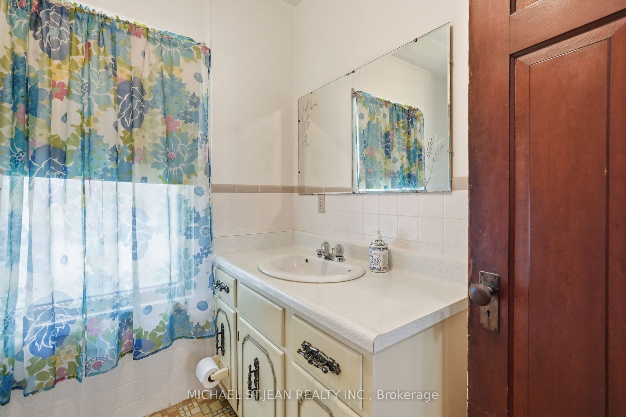 4587 Third Avenue Property Photo 26