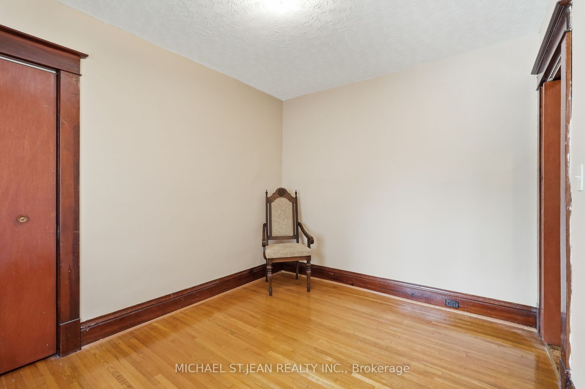 4587 Third Avenue Property Photo 28