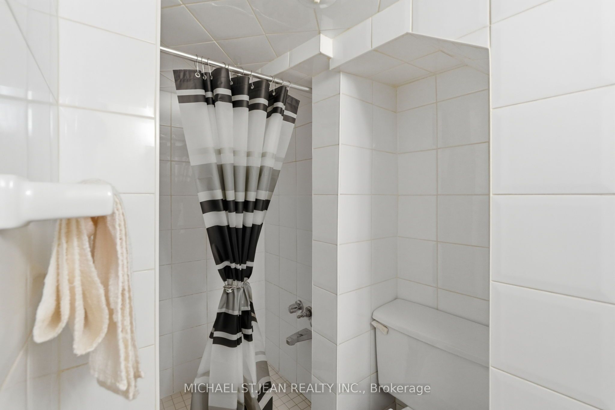 4587 Third Avenue Property Photo 41