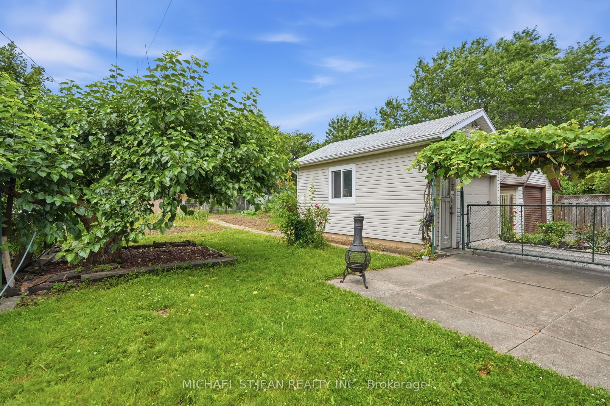 4587 Third Avenue Property Photo 43