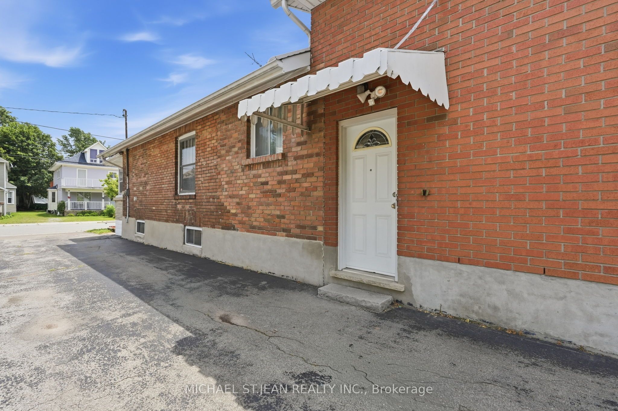 4587 Third Avenue Property Photo 49