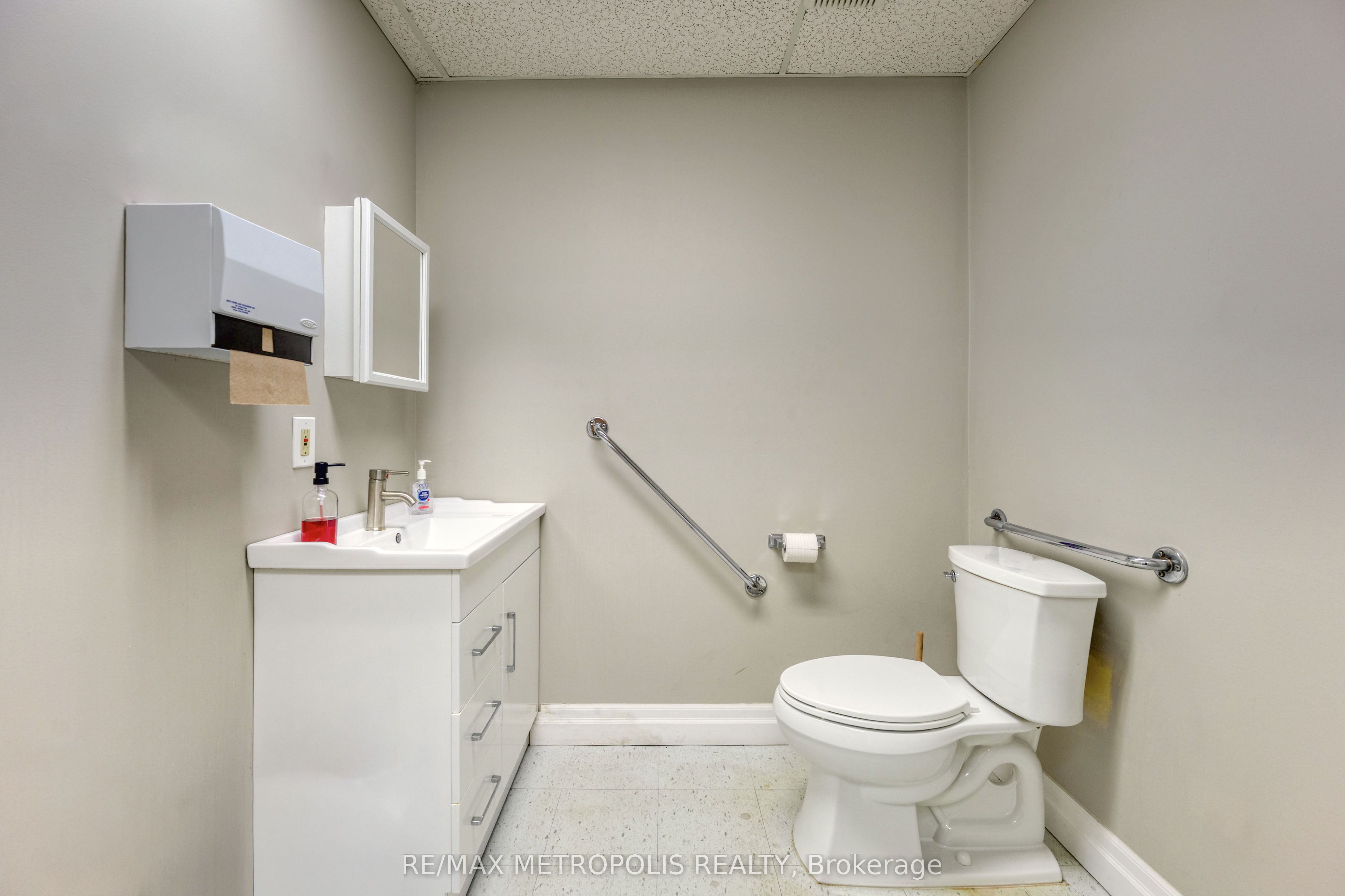 2695 Hamilton Road A-upper Property Photo 15