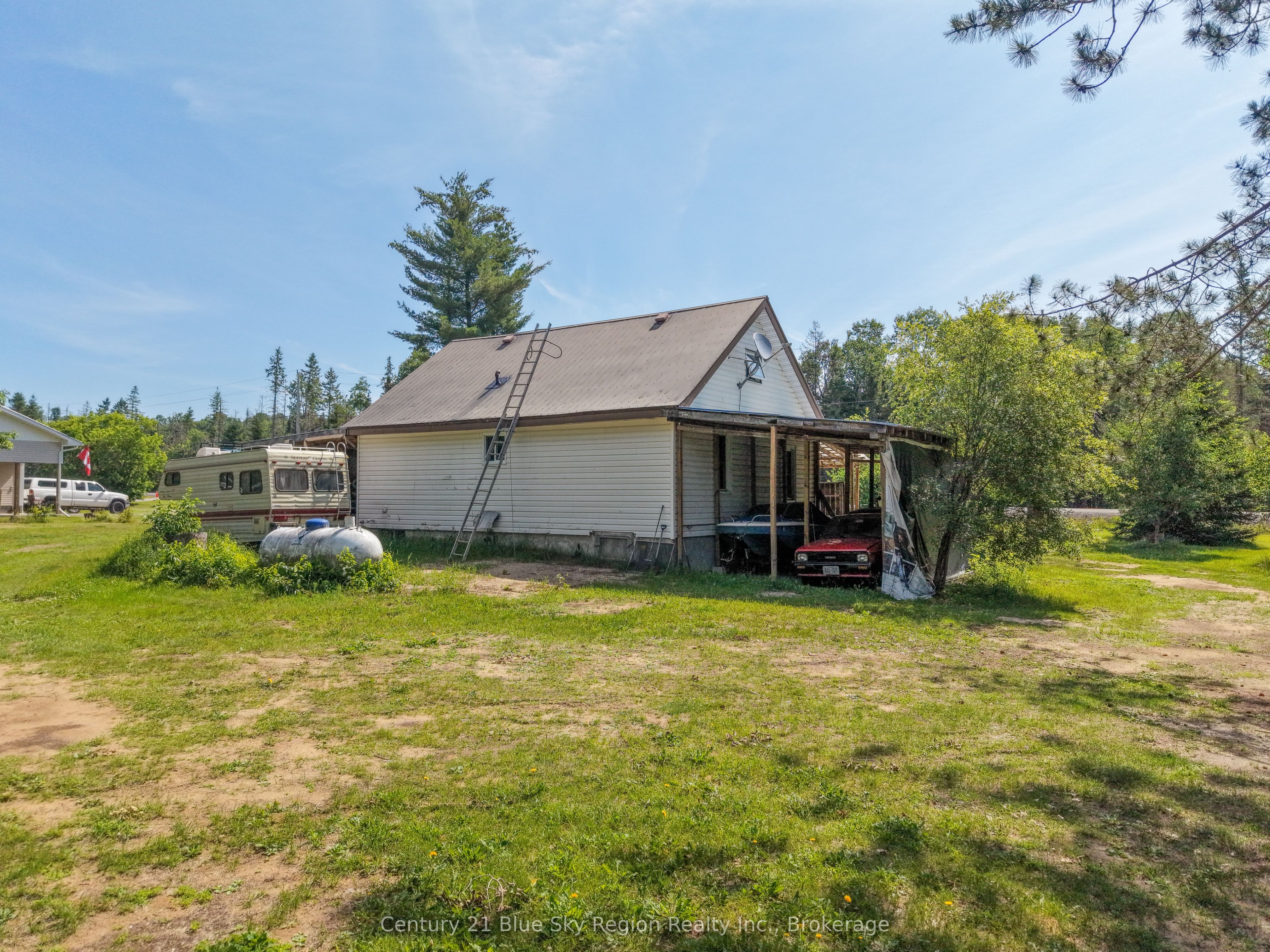 9790 Highway 63 Property Photo 4