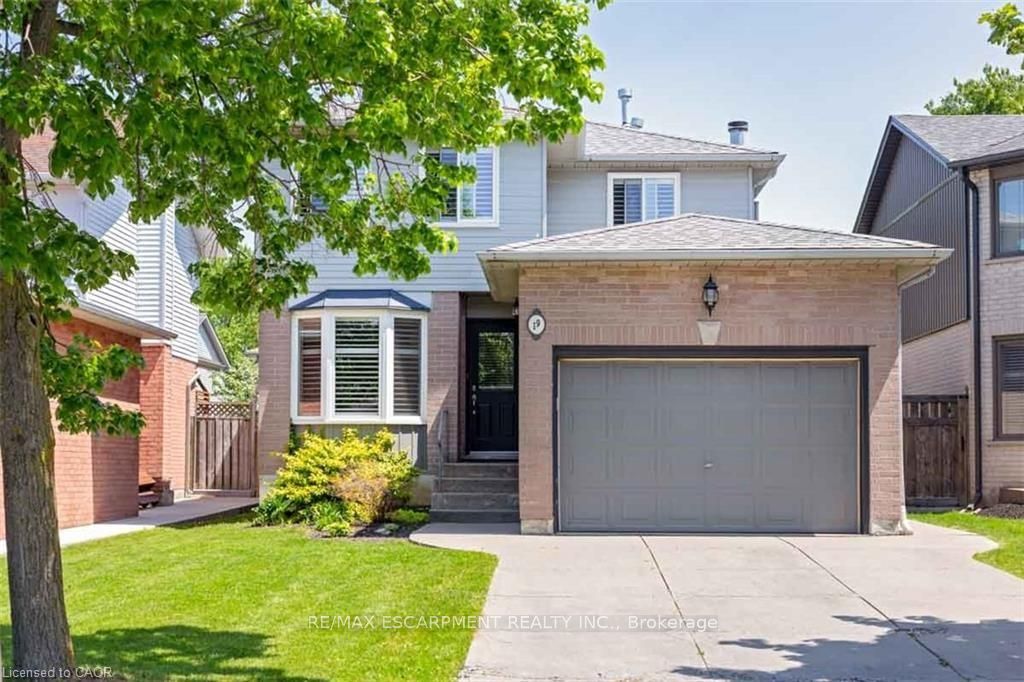 19 Beachgrove Crescent Property Photo 1