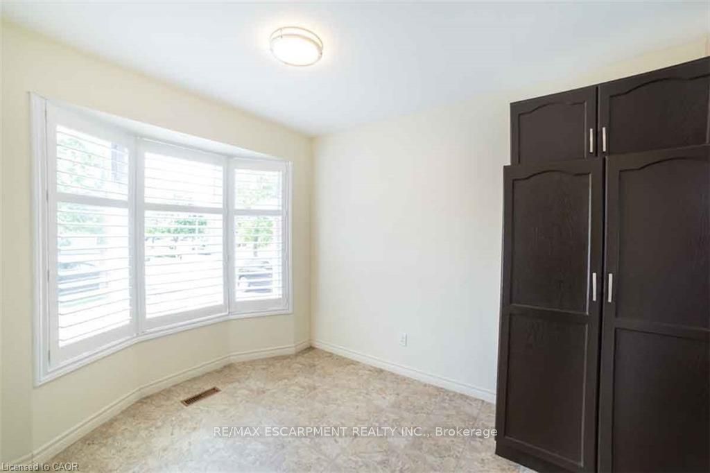 19 Beachgrove Crescent Property Photo 6