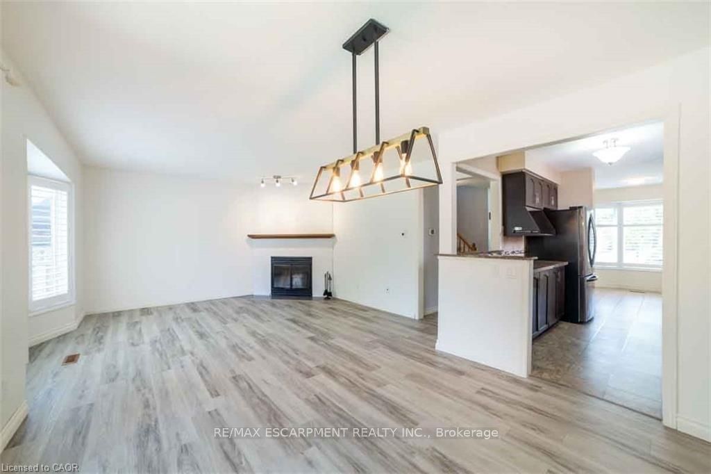19 Beachgrove Crescent Property Photo 9
