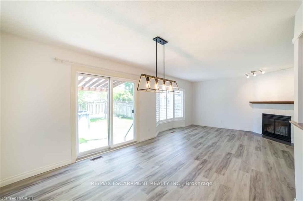 19 Beachgrove Crescent Property Photo 10