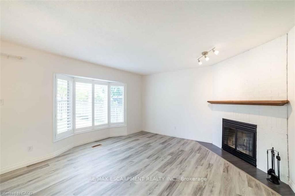 19 Beachgrove Crescent Property Photo 11