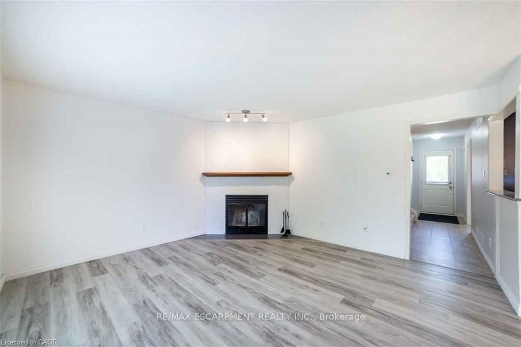 19 Beachgrove Crescent Property Photo 13