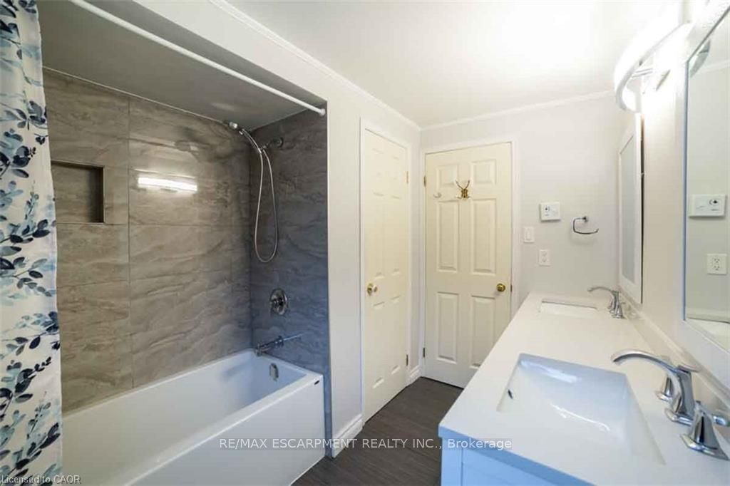 19 Beachgrove Crescent Property Photo 25