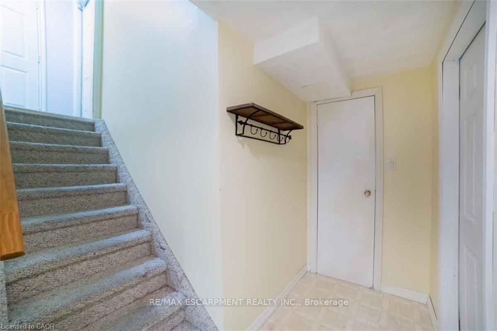 19 Beachgrove Crescent Property Photo 28