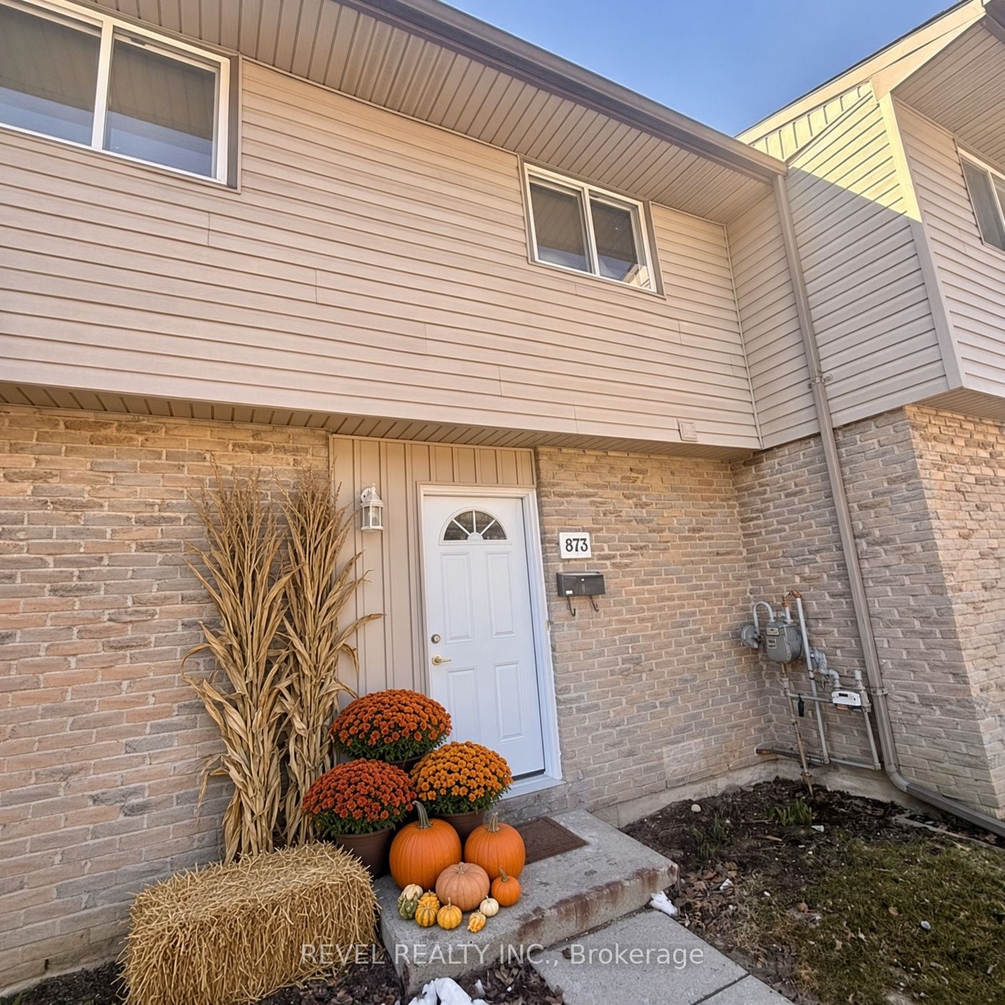 873 Southdale Road E Property Photo 1