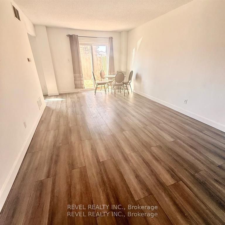 873 Southdale Road E Property Photo 4