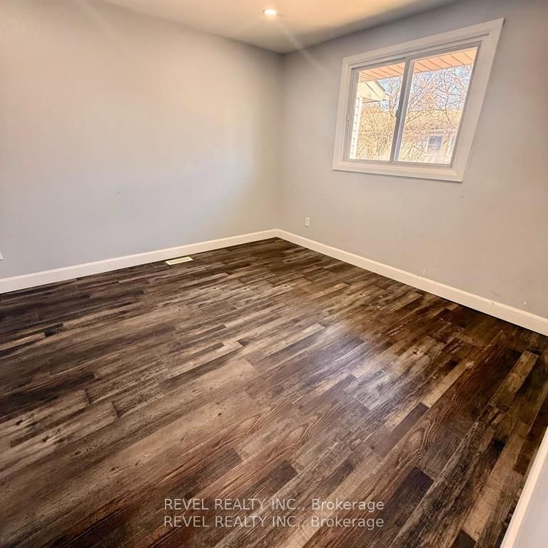 873 Southdale Road E Property Photo 9