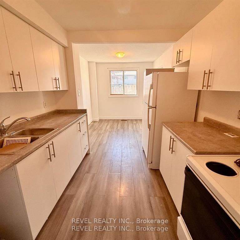 873 Southdale Road E Property Photo 14
