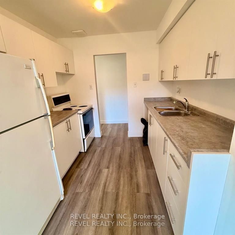 873 Southdale Road E Property Photo 15