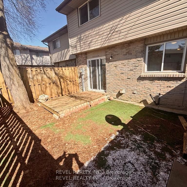 873 Southdale Road E Property Photo 22