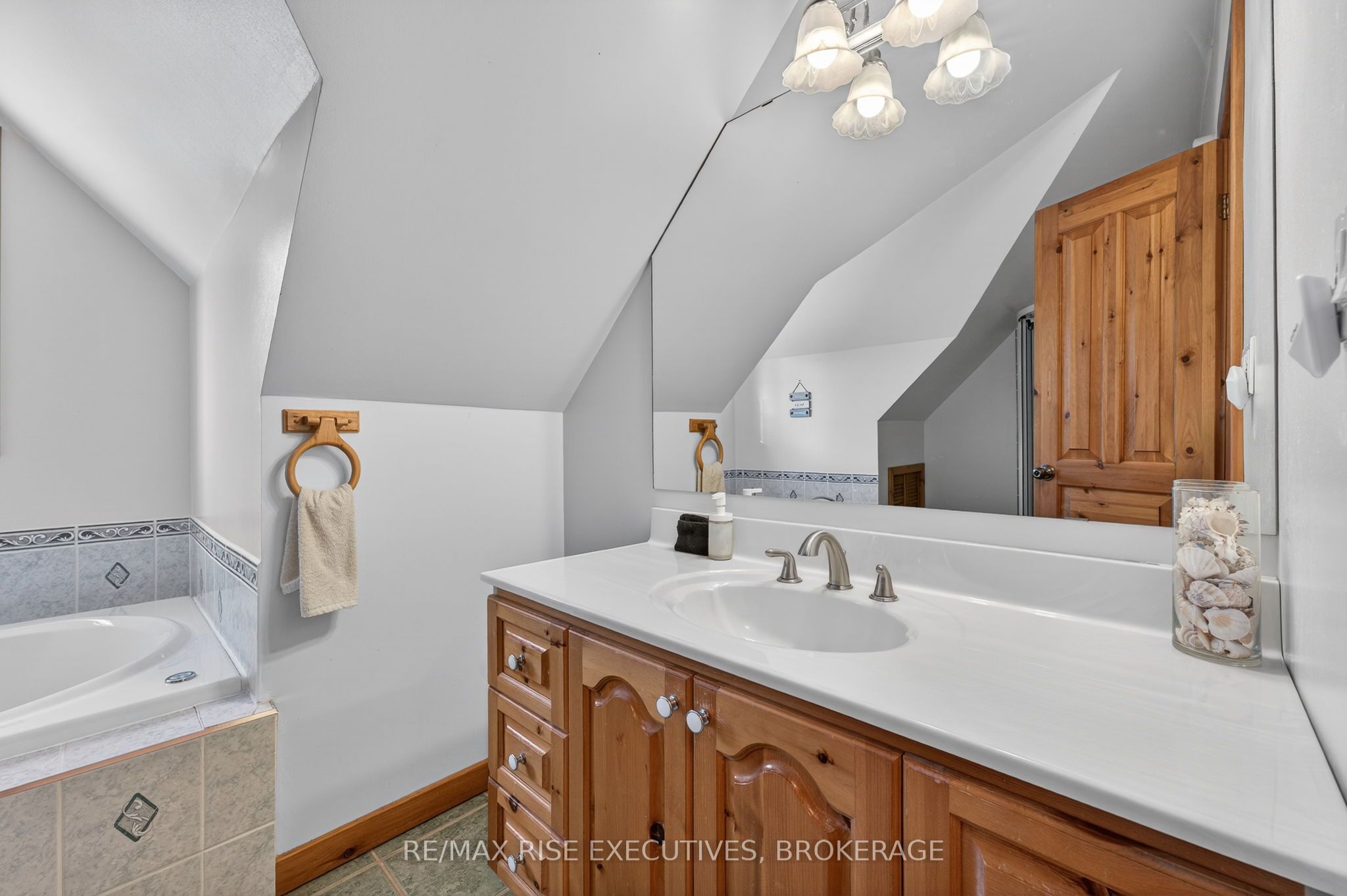 1093b Two Loon Lane Property Photo 26