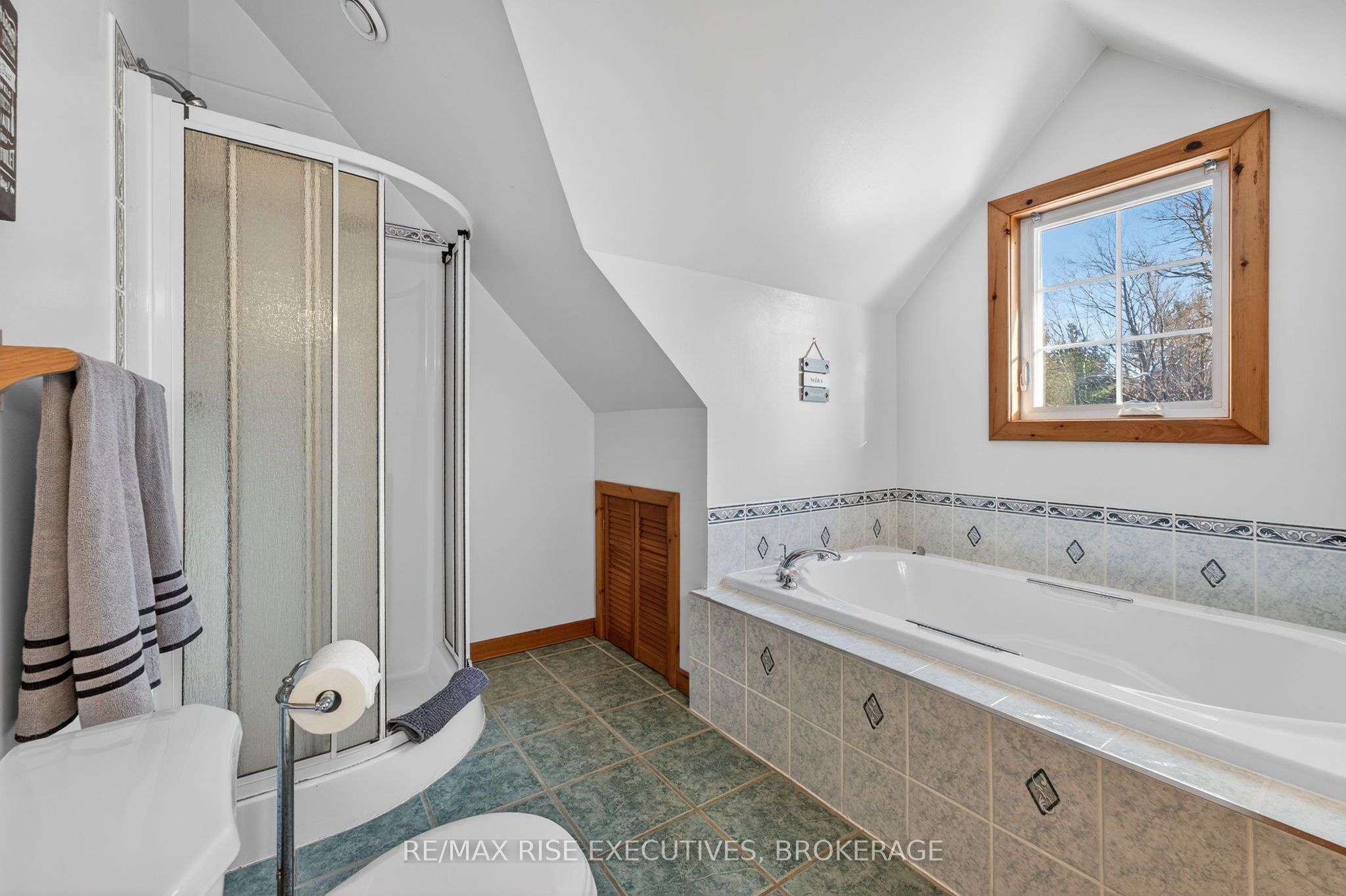 1093b Two Loon Lane Property Photo 27