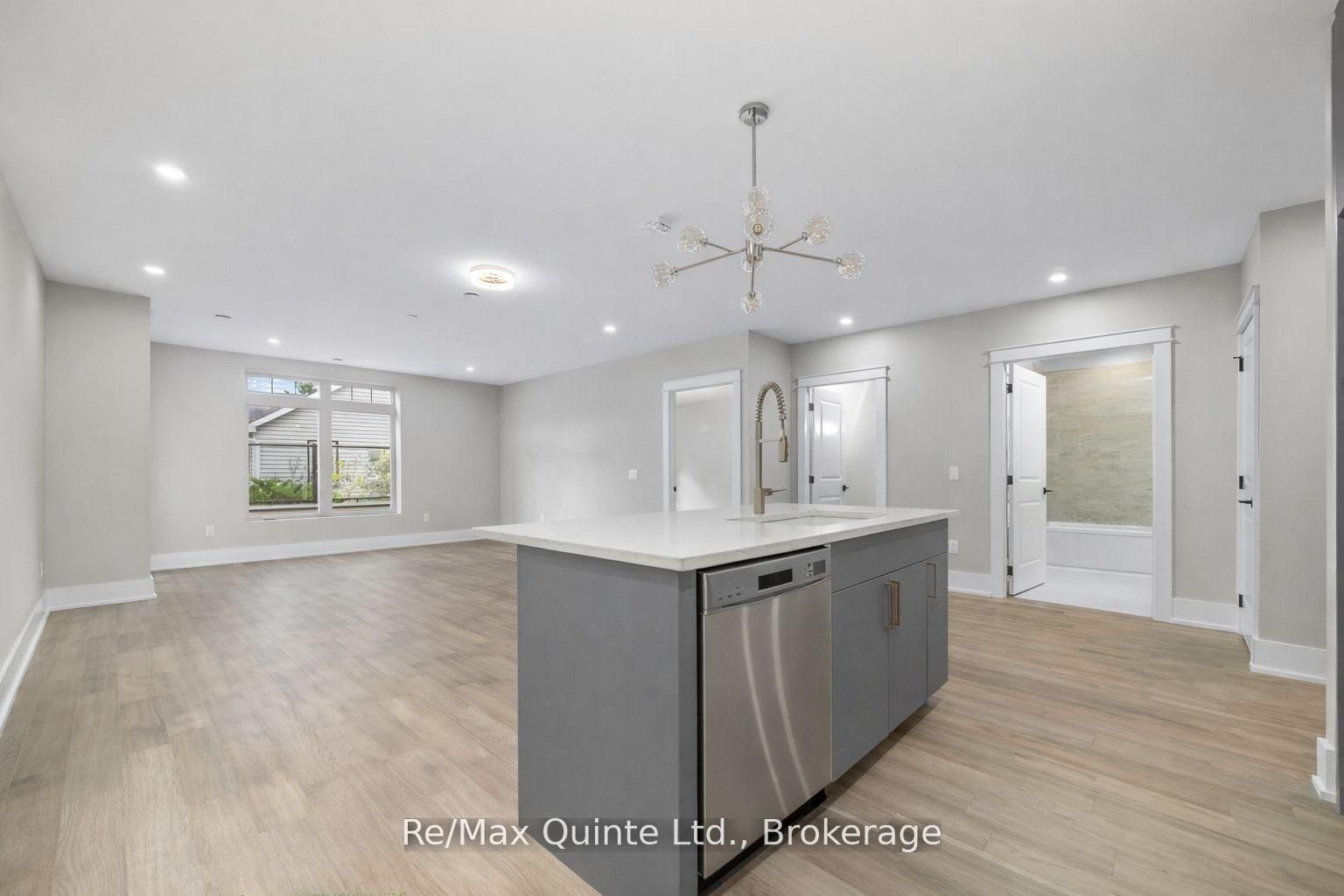 17 Cleave Avenue 305 Property Photo 2