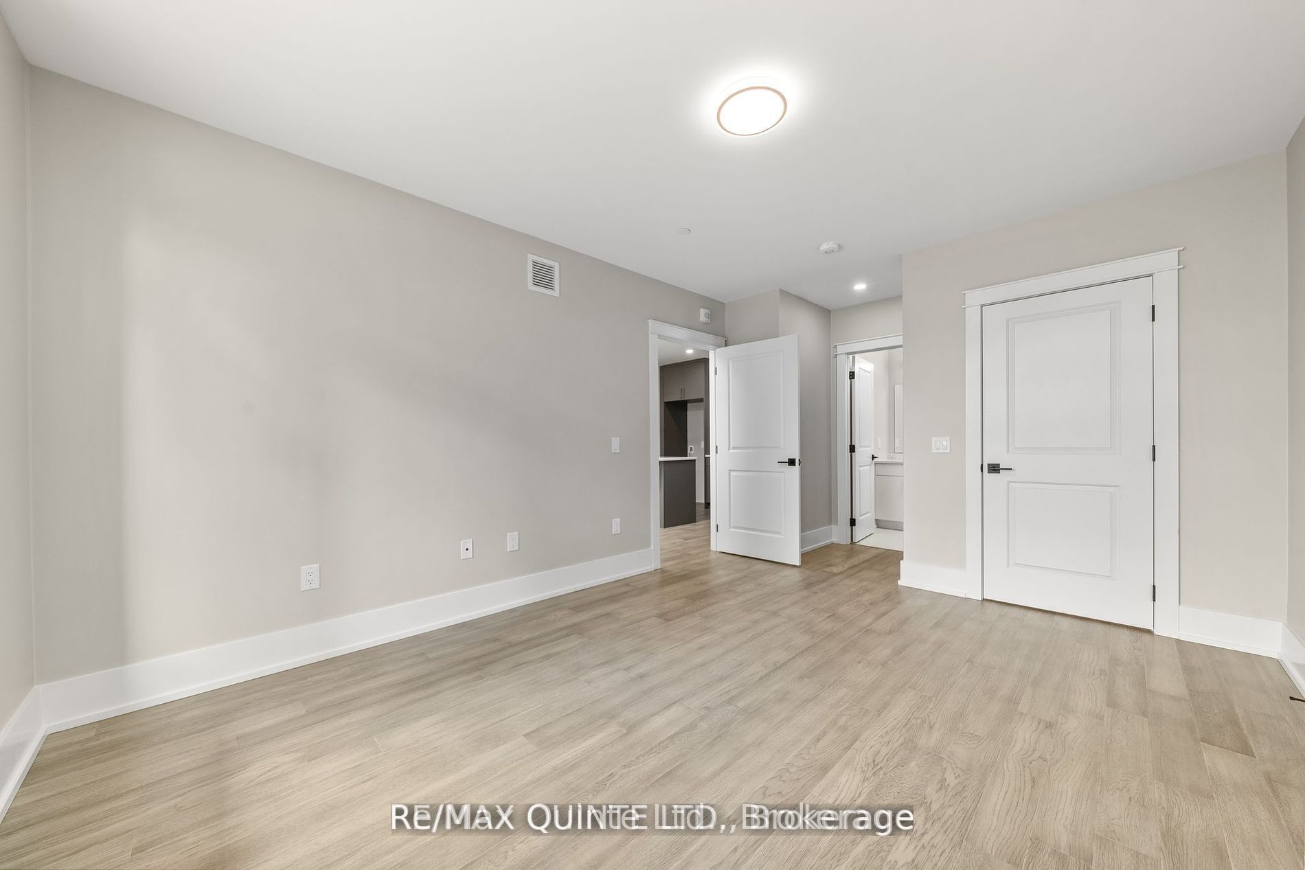 17 Cleave Avenue 305 Property Photo 7
