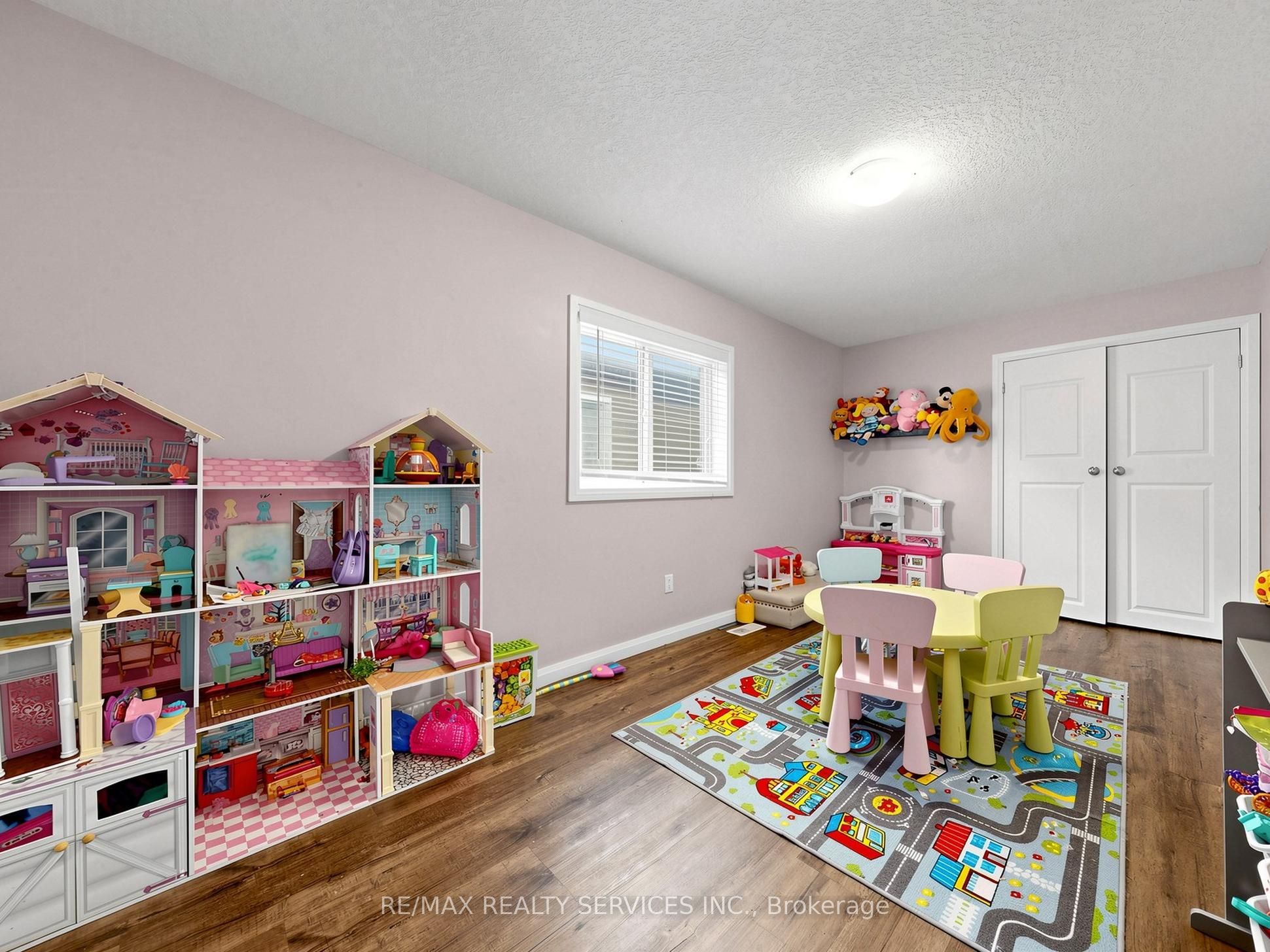 291 Hardcastle Drive Property Photo 34