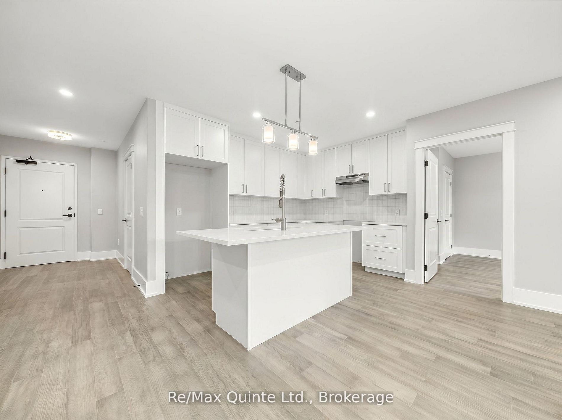 17 Cleave Avenue 405 Property Photo 1