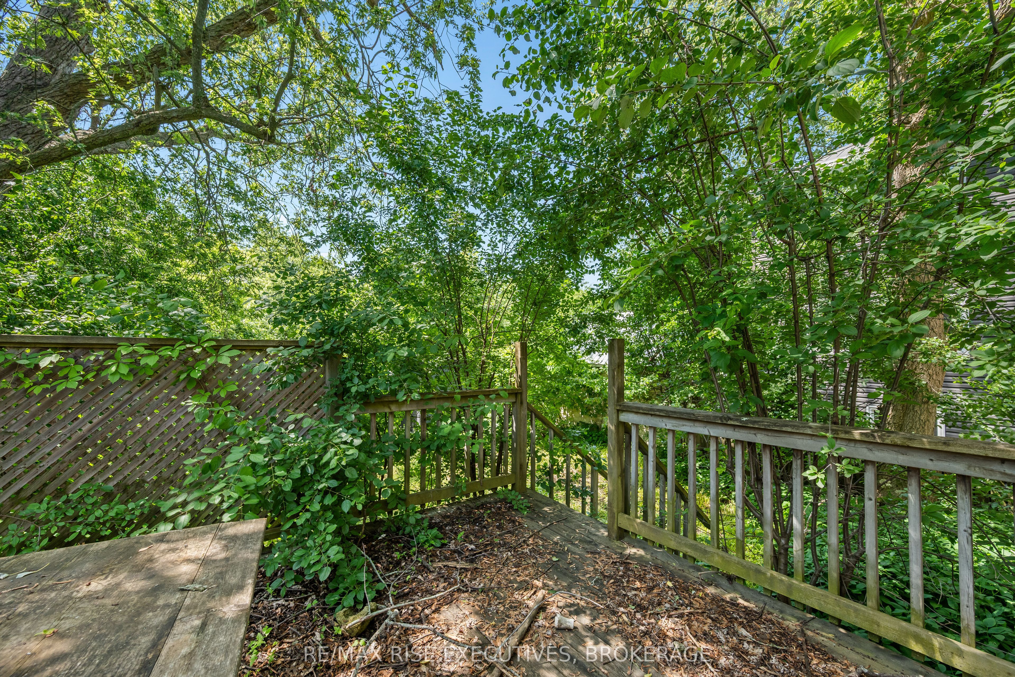 690 Johnson Street Property Photo 7
