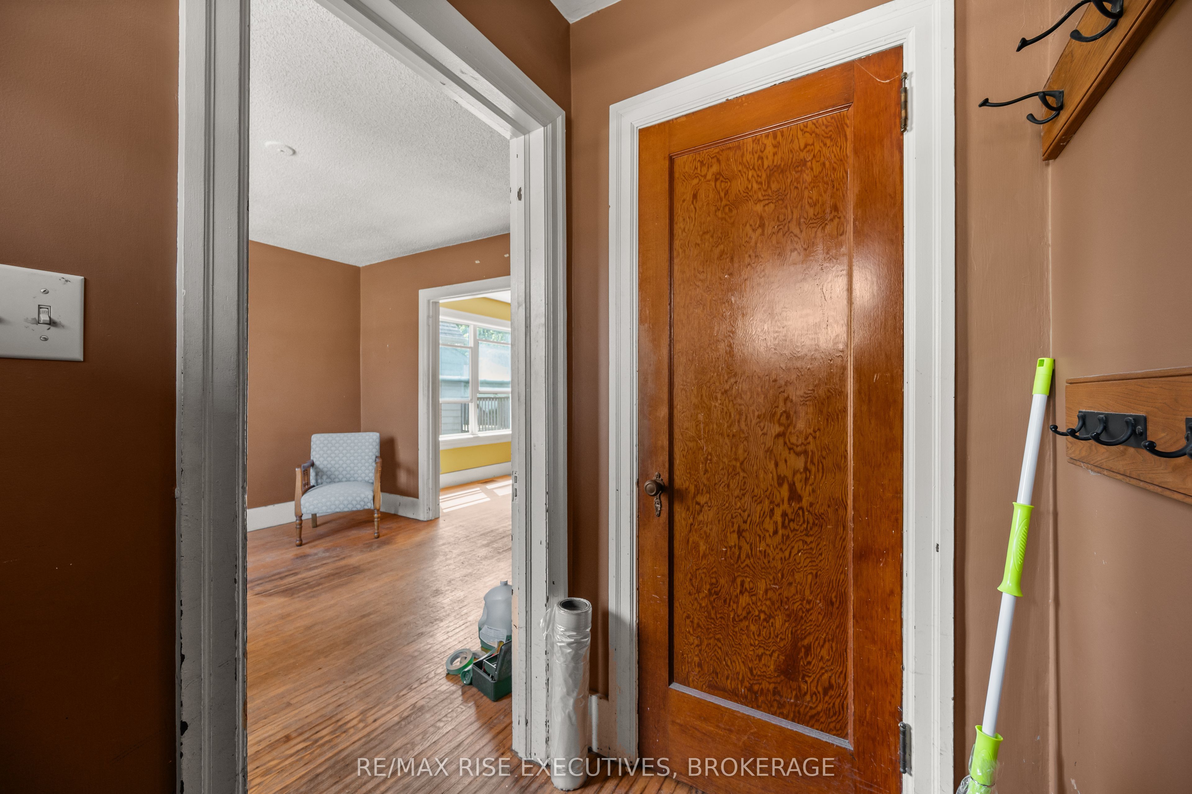 690 Johnson Street Property Photo 9