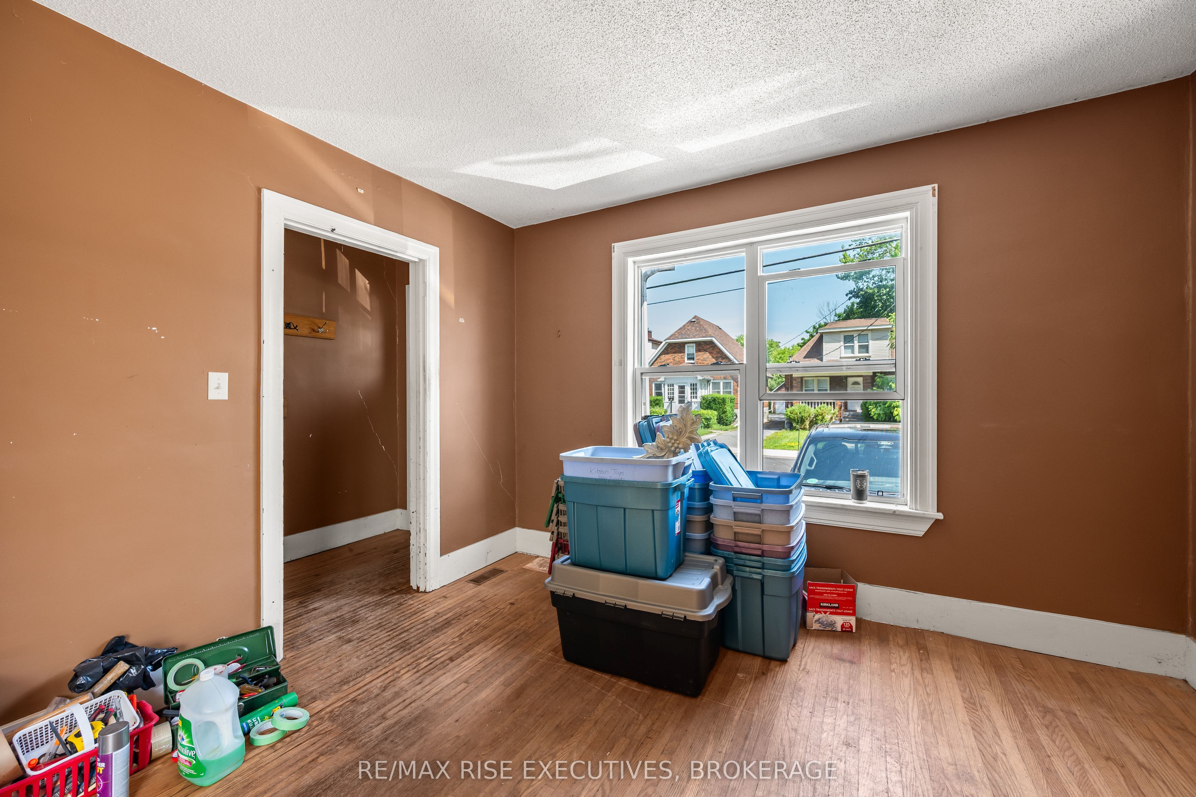 690 Johnson Street Property Photo 10