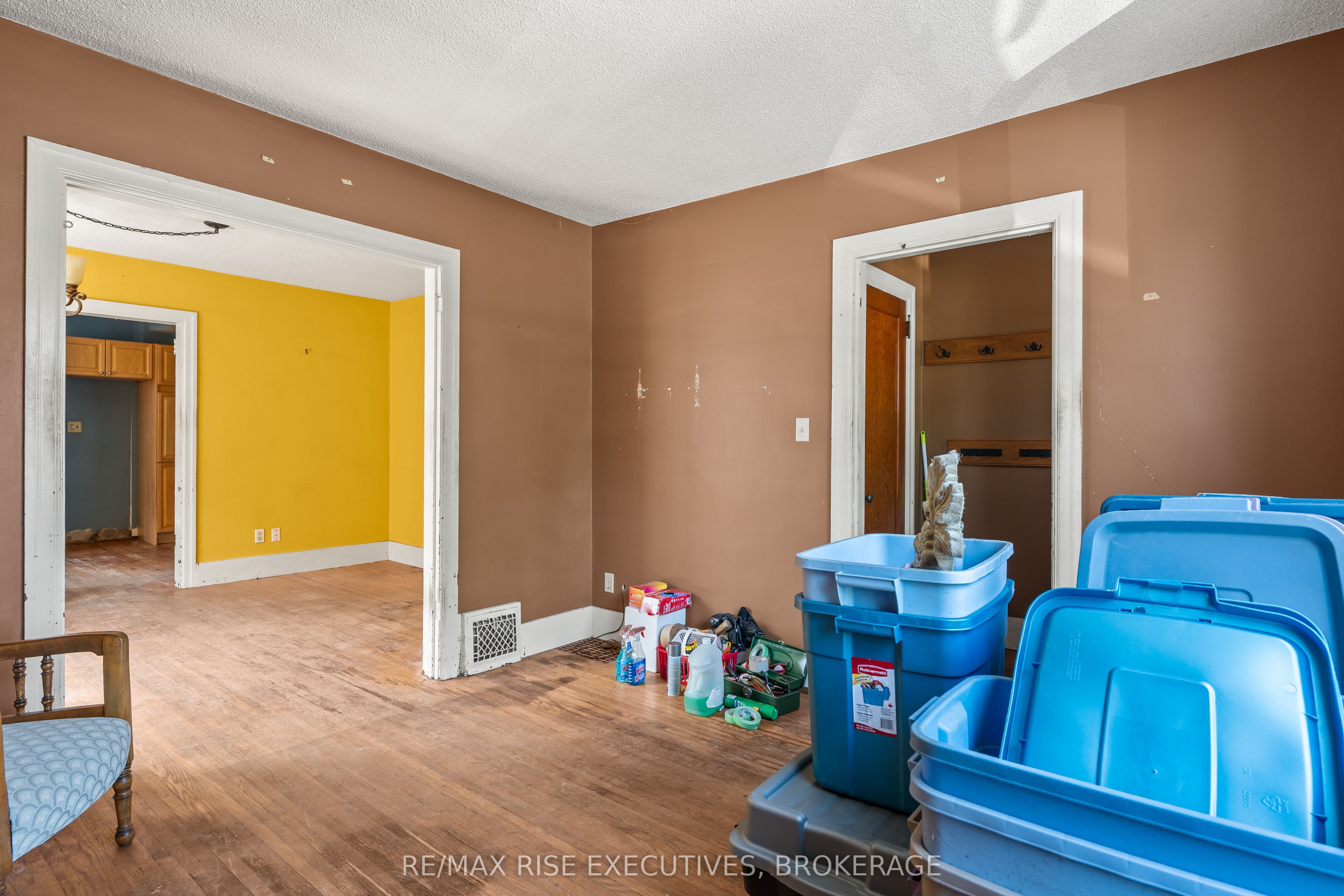 690 Johnson Street Property Photo 11